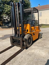 Muletto carrello elevatore om30 diesel