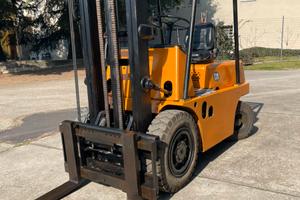 Muletto carrello elevatore om30 diesel
