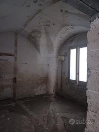 Locale centro storico carmiano