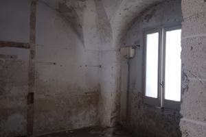 Locale centro storico carmiano