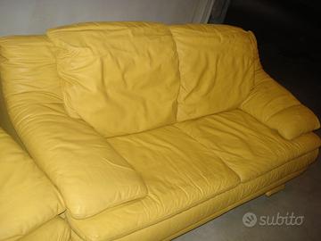 Divano in vera pelle giallo
