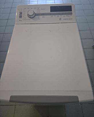 Lavatrice Whirlpool 6th Sense 7kg carica dall’alto