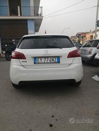 Peugeot 308 bianca