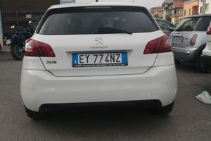 Peugeot 308 bianca