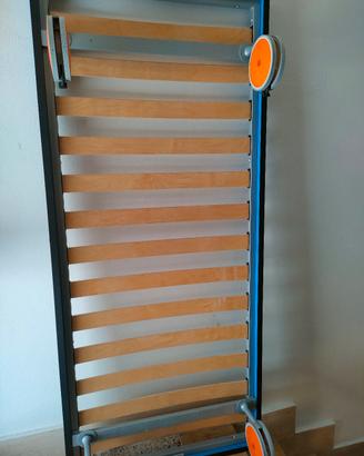 Due reti letto, Comodino letto. 