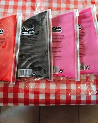 Cuffie in silicone stock 5 pezzi prezzo 4 euro cad