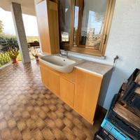 Mobile bagno con lavandino