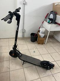 Monopattino elettrico ninebot