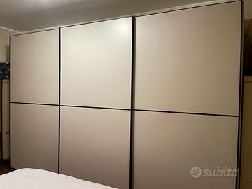 Grande armadio ante scorrevoli - Sabbia