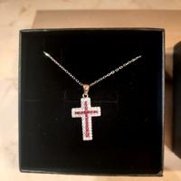 Collana e croce in argento con zirconi rossi