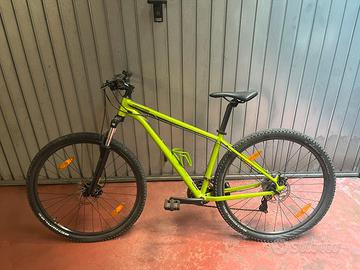 Mountain Bike Bicicletta cannondale trail 8