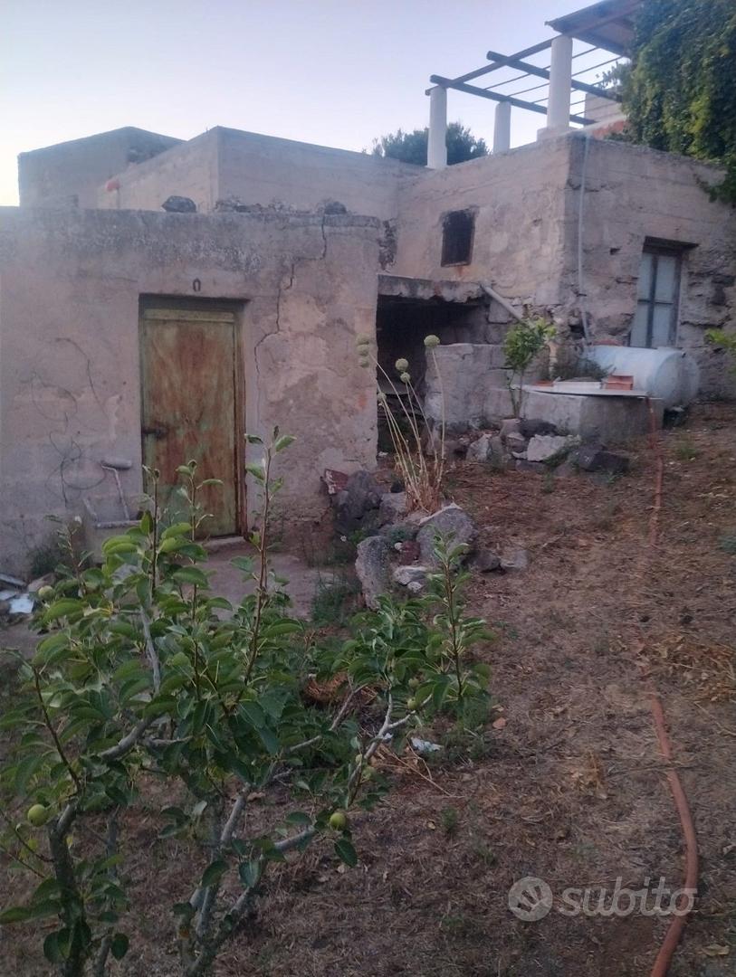 Lipari - Rudere 60 mq + 1.200 mq di terreno - Vista 3
