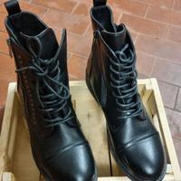 Stivaletto Bata n. 40