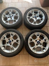 Gomme e cerchi in lega ford Fiesta