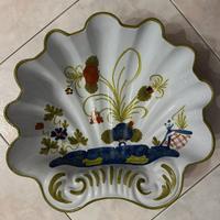 Centrotavola in ceramica di Faenza dipinto a mano
