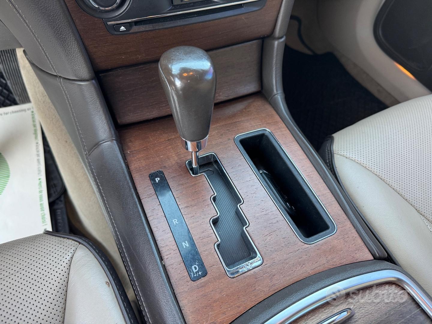 Lancia Thema Executive 3.0 V6 Multijet 239ch - Camera - Sièges élécriques à mémoire - Navi - Led