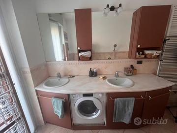 Mobile bagno marmo, specchi, pensili