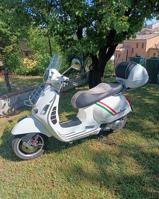 Vespa Gts 300 ie