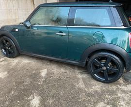 Mini Cooper one 2009 , 1.4 benzina , neopatentati
