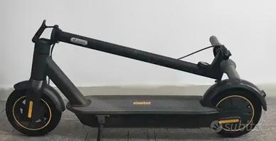 Monopattino Elettrico Ninebot G30 