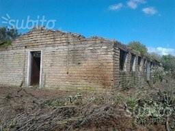 Terreno e capannone in muratura