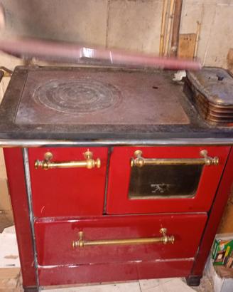 Cucina economica a legna con forno