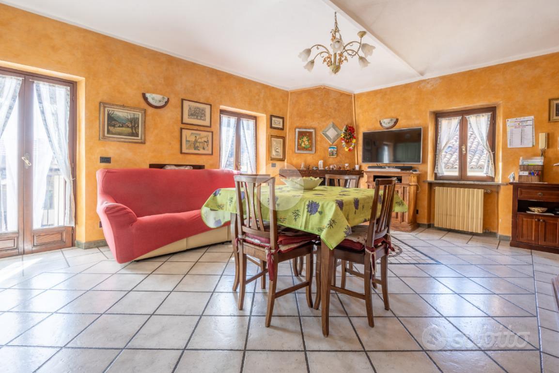 Apartment in Chieri, Torino - Vista 5