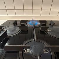 Hotpoint Piano 4 fuochi in Ghisa