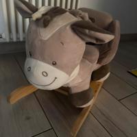 Dondolo in legno