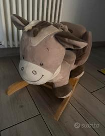 Dondolo in legno