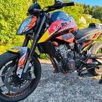 KTM Duke 790