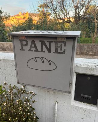 Cassetta per pane o pacchi