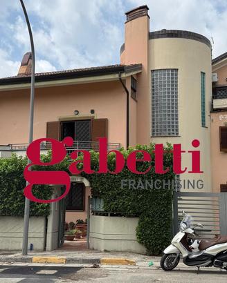 Villa a schiera Caserta [Cod. rif 3332928VRG]