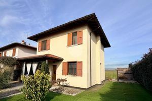 BIFAMILIARE A BRANDICO