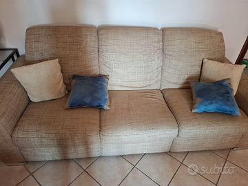 Divano Natuzzi 3 posti con puff 