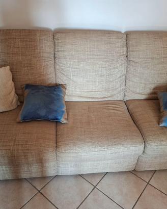 Divano Natuzzi 3 posti con puff 