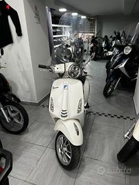 Vespa primavera 150