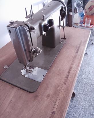 macchina da cucire vintage 