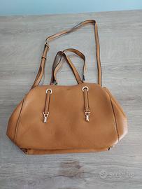 Borsa a spalla con tracolla