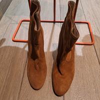 Stivaletti scamosciati Zara Basic 