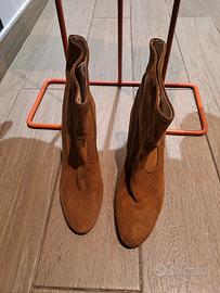 Stivaletti scamosciati Zara Basic 