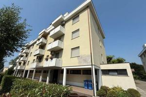 Immobile in asta di 111 m² con 3 locali e box auto