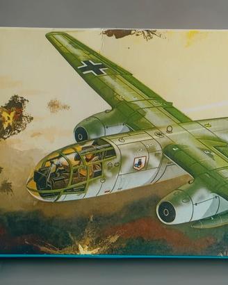 LINDBERG 1/72 ARADO AR-234B TWIN JET GERMAN KIT