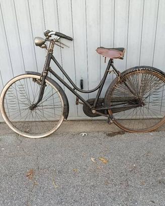 DUE ANTICHE BICICLETTE DA DONNA Prezzo entrambe