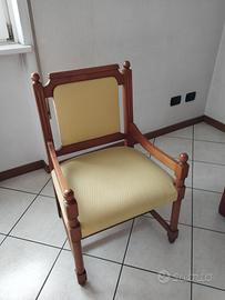 numero 2 poltrone identiche 