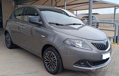 Lancia Ypsilon 1.0 FireFly 5 porte S&S Hybrid Plat
