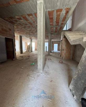 Immobile di 530 m² a San Marcellino