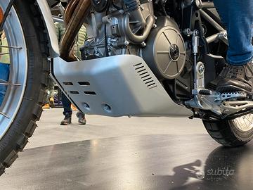 Paramotore e parascarico Aprilia Tuareg 660 2022