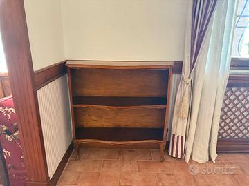 Piccola libreria metà '900