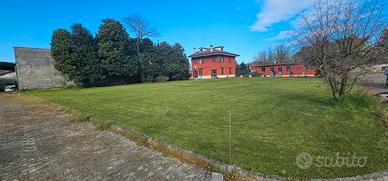 Casa indipendente con giardino